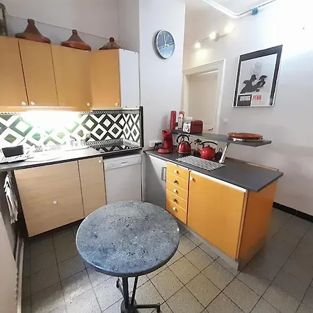 Les 7 Balcons, Comedie-corum-gare, Parking, Spacieux Lumineux Haussmannien