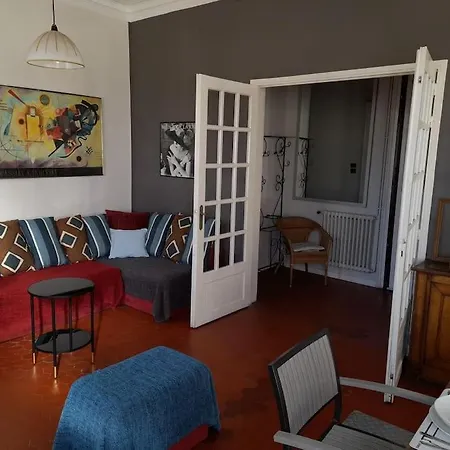 Apartmán Les 7 Balcons, Comedie-corum-gare, Parking, Spacieux Lumineux Haussmannien