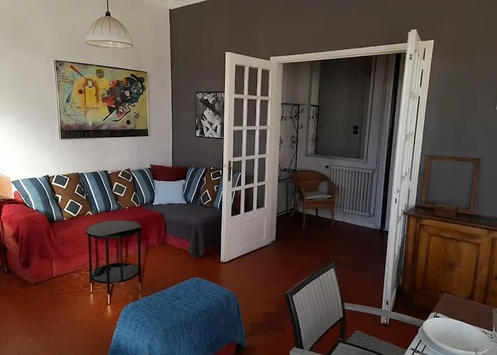 Apartman Les 7 Balcons, Comedie-corum-gare, Parking, Spacieux Lumineux Haussmannien
